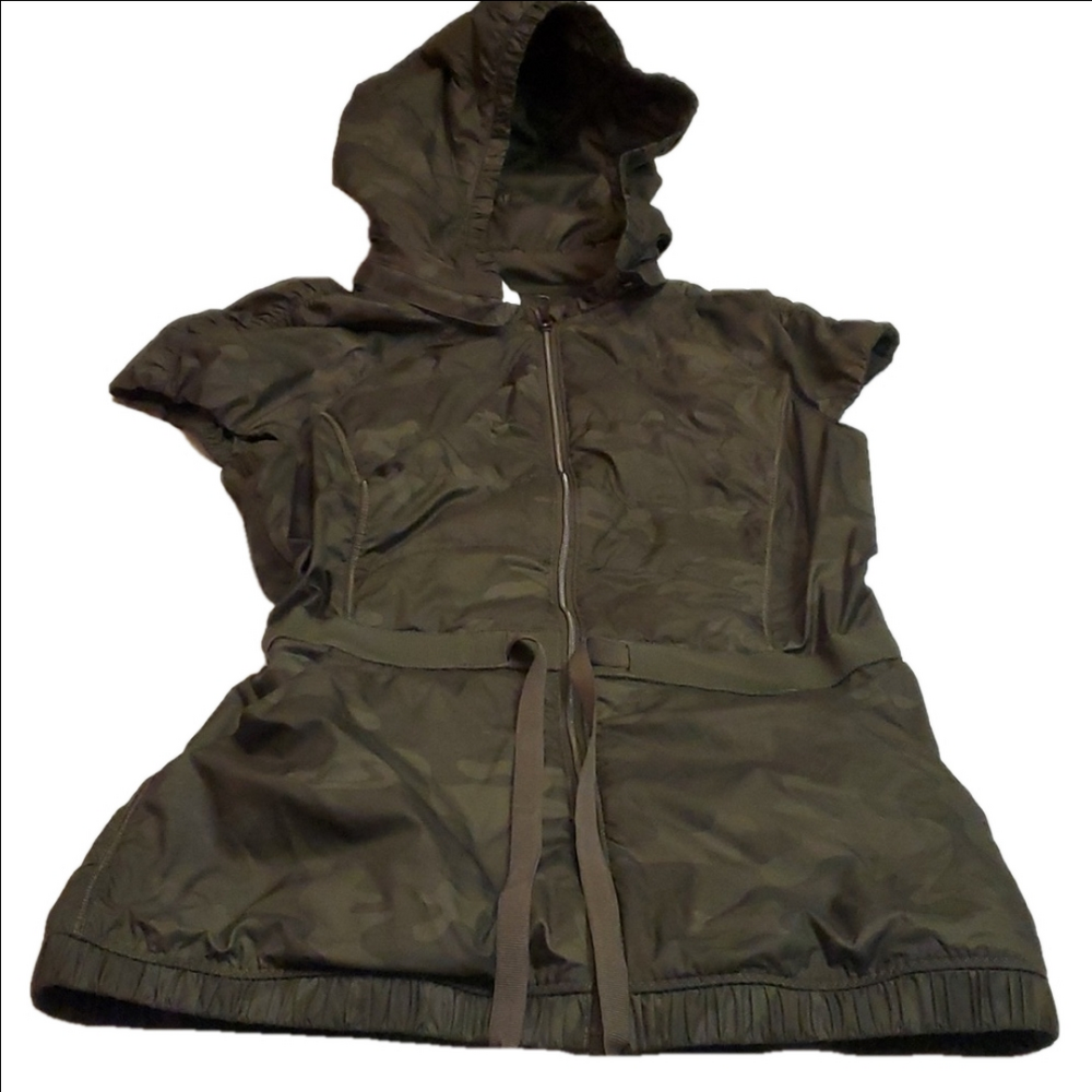 #1350 Lululemon full zip sleeveless puffer size 4 j149